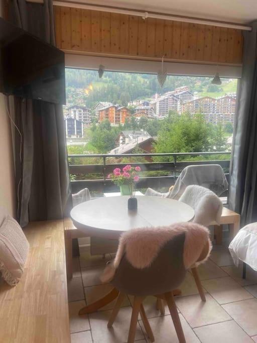 ננדה Sunny Swiss Mountain Studio In Centre By Jolidi מראה חיצוני תמונה